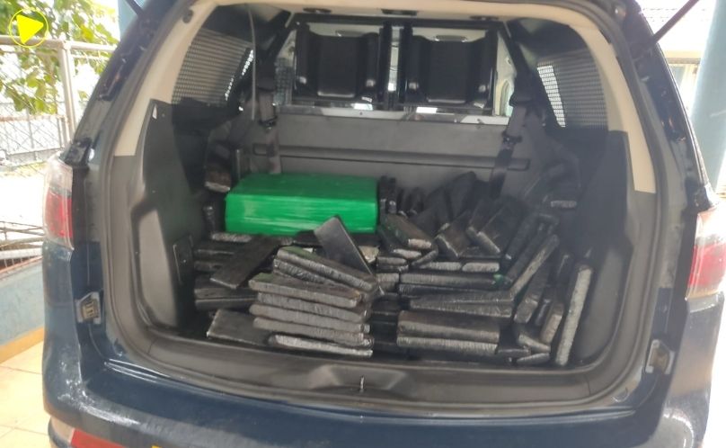 Casal é preso com mais de 160 kg de maconha na BR-376
