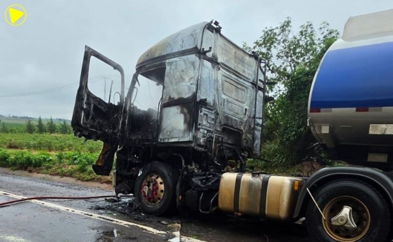 Ação rápida evita explosão de caminhão-tanque na BR-376