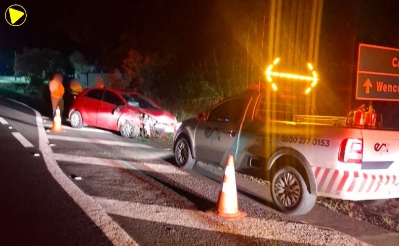 Abalroamento lateral deixa dois feridos na PR-092