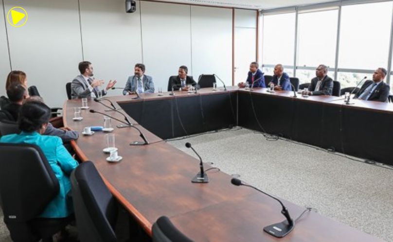 Delegação de Timor-Leste conhece sistema eleitoral brasileiro