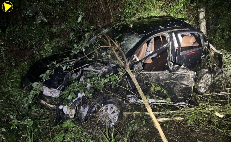 Motorista morre após carro capotar na PRC-487, em Ipiranga