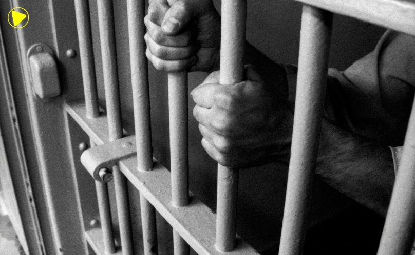 Homem é preso após agredir mulher em via pública