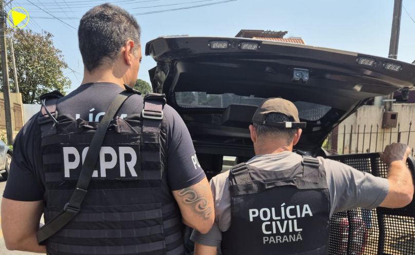 Homem é preso após queimar roupas e objetos da companheira