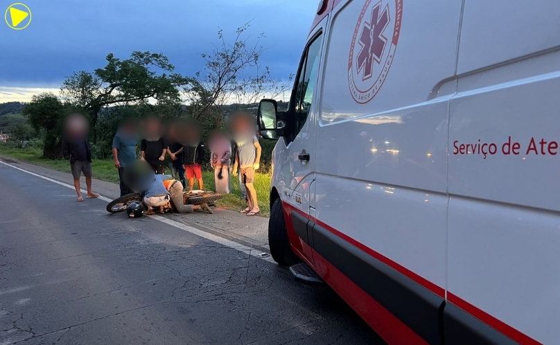Motociclista fica ferido após acidente com carreta na BR-163