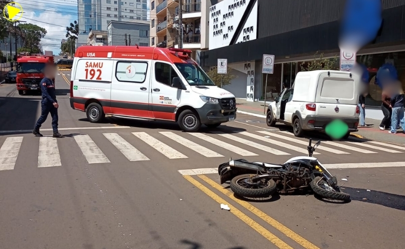 Acidente entre moto e carro deixa duas feridas em Xanxerê