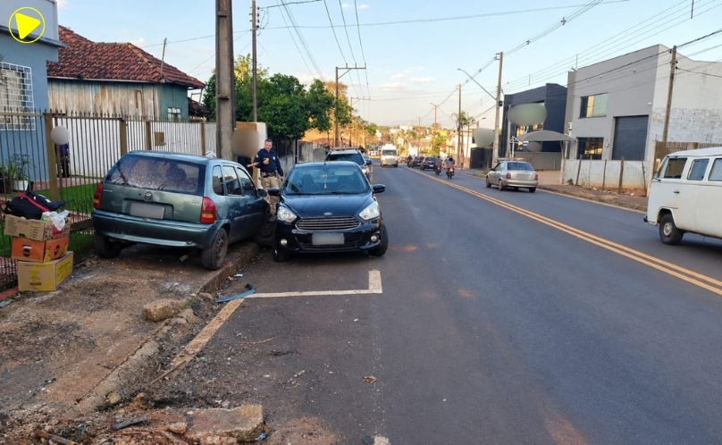 Motorista sem CNH é preso após bater contra poste e veículo na BR-369
