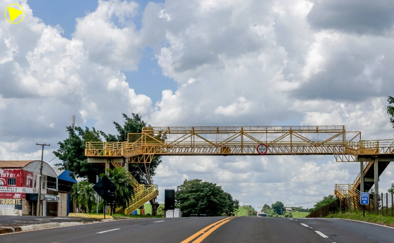 EPR realiza remoção de passarela na BR-369 em Cambará