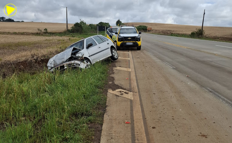 Colisão traseira deixa motorista ferido na PRC-280