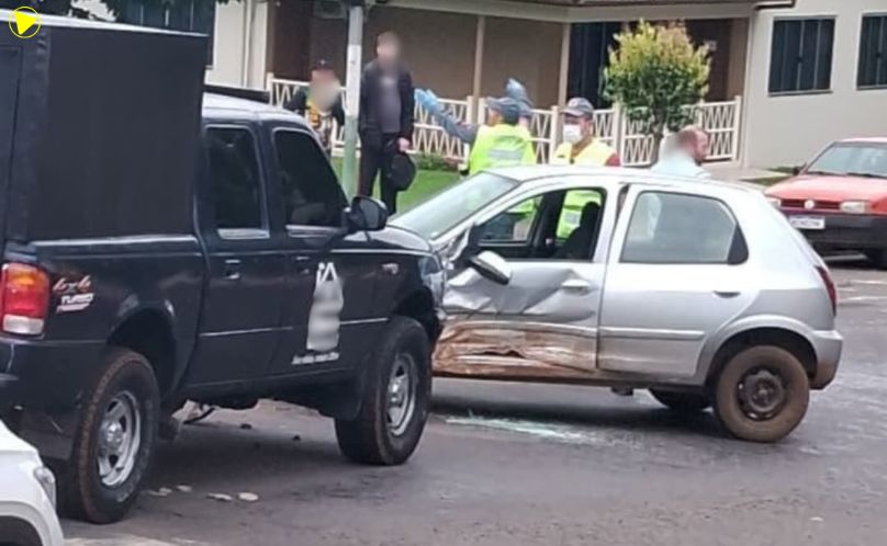 Acidente envolvendo dois veículos deixa mulher ferida