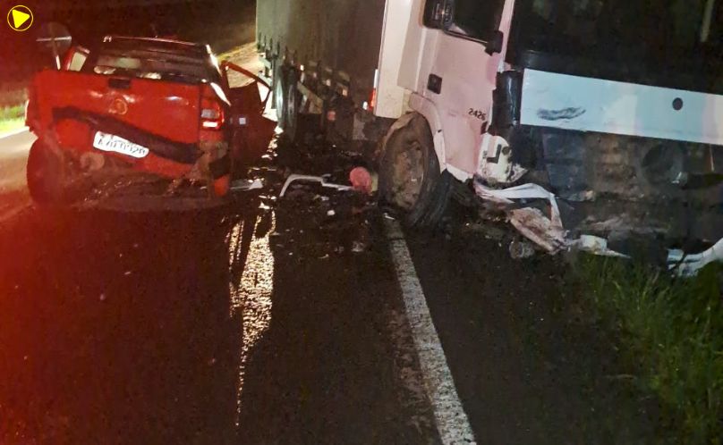 Duas pessoas ficam feridas em acidente na PR-438