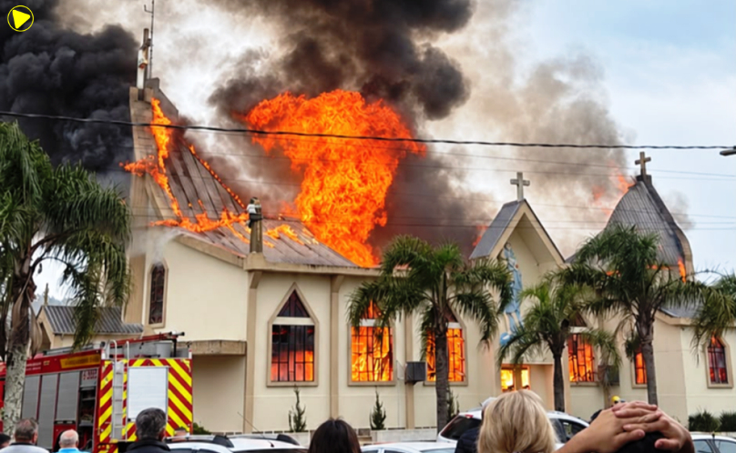 Incêndio destrói Igreja Matriz e mobiliza comunidade em Treze de Maio