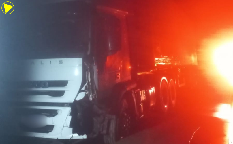 Três pessoas ficam feridas em acidente durante sistema pare e siga na PR-460