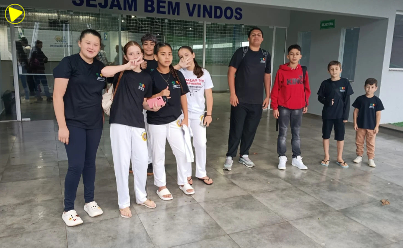 Atletas de Pinhal de São Bento participam de encontro regional de capoeira
