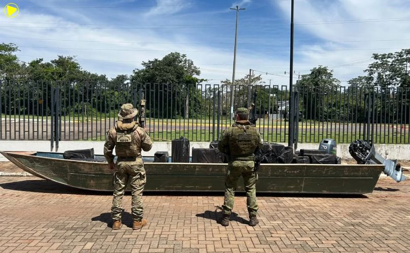 BPFRON e Polícia Federal apreendem 5,5 mil pacotes de cigarros contrabandeados