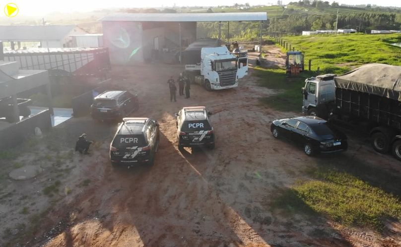 Fraude de R$ 6,2 milhões: PCPR apreende veículos, armas e dinheiro em operação