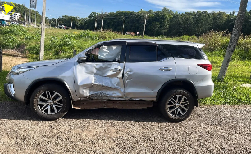 Motociclista fica gravemente ferido em acidente com caminhonete na PRC-483