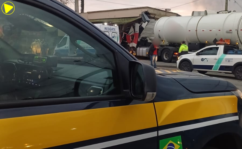 Acidente com caminhão-tanque termina com uma morte