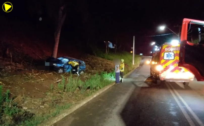 Motorista fica ferido após capotamento em Faxinal dos Guedes