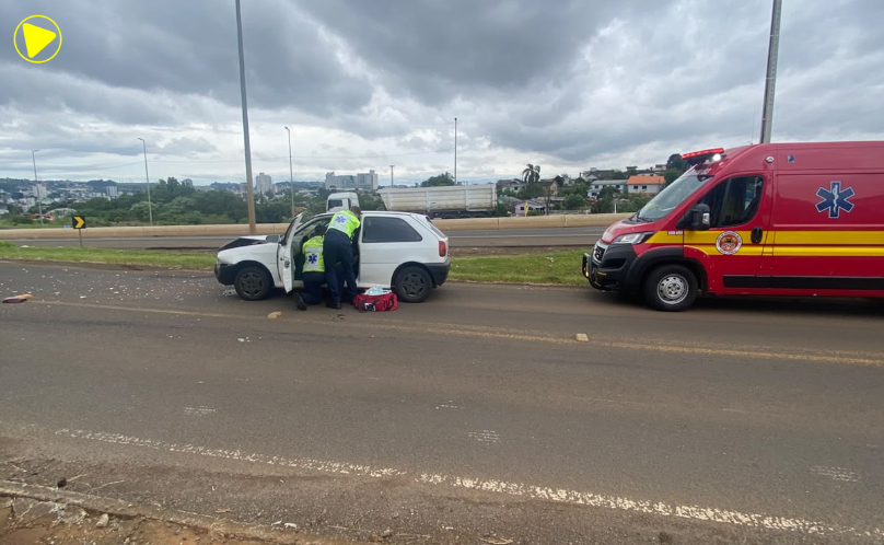 Colisão traseira entre dois carros deixa mulher ferida em Xanxerê