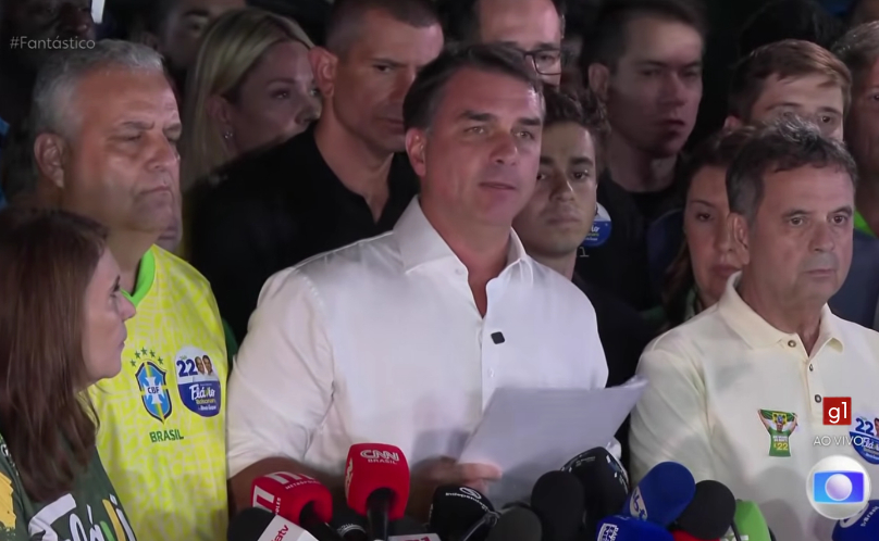 Flávio Bolsonaro contesta resultado das eleições e anuncia pedido de anulação