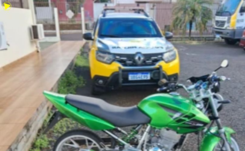 Motocicleta é apreendida após fiscalização