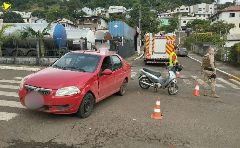 Motociclista sofre ferimentos em acidente de trânsito