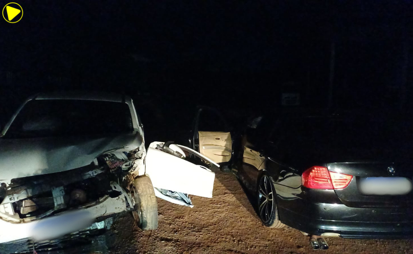 Colisão frontal entre BMW e Fiat Strada deixa quatro pessoas feridas na PRC-280