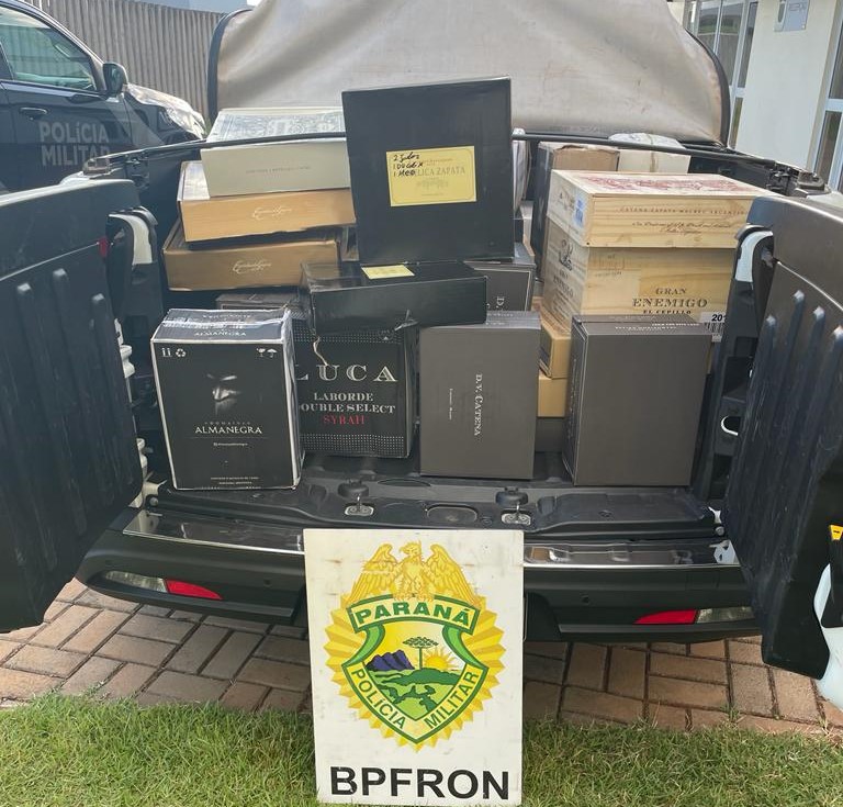 BPFRON apreende veículo carregado em Santo Antonio do Sudoeste