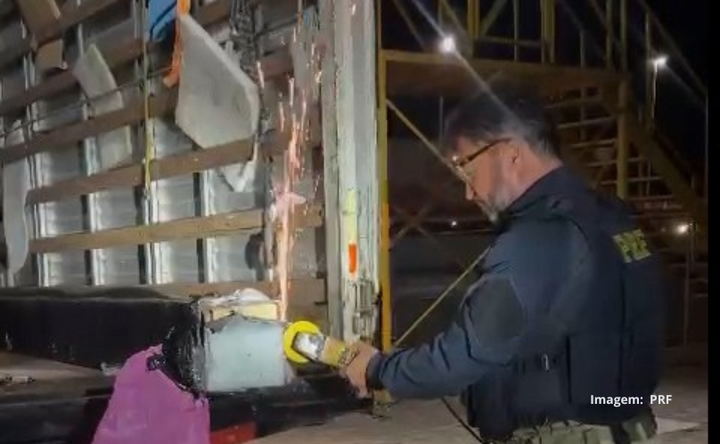 PRF apreende maconha escondida em elevador automotivo no Paraná