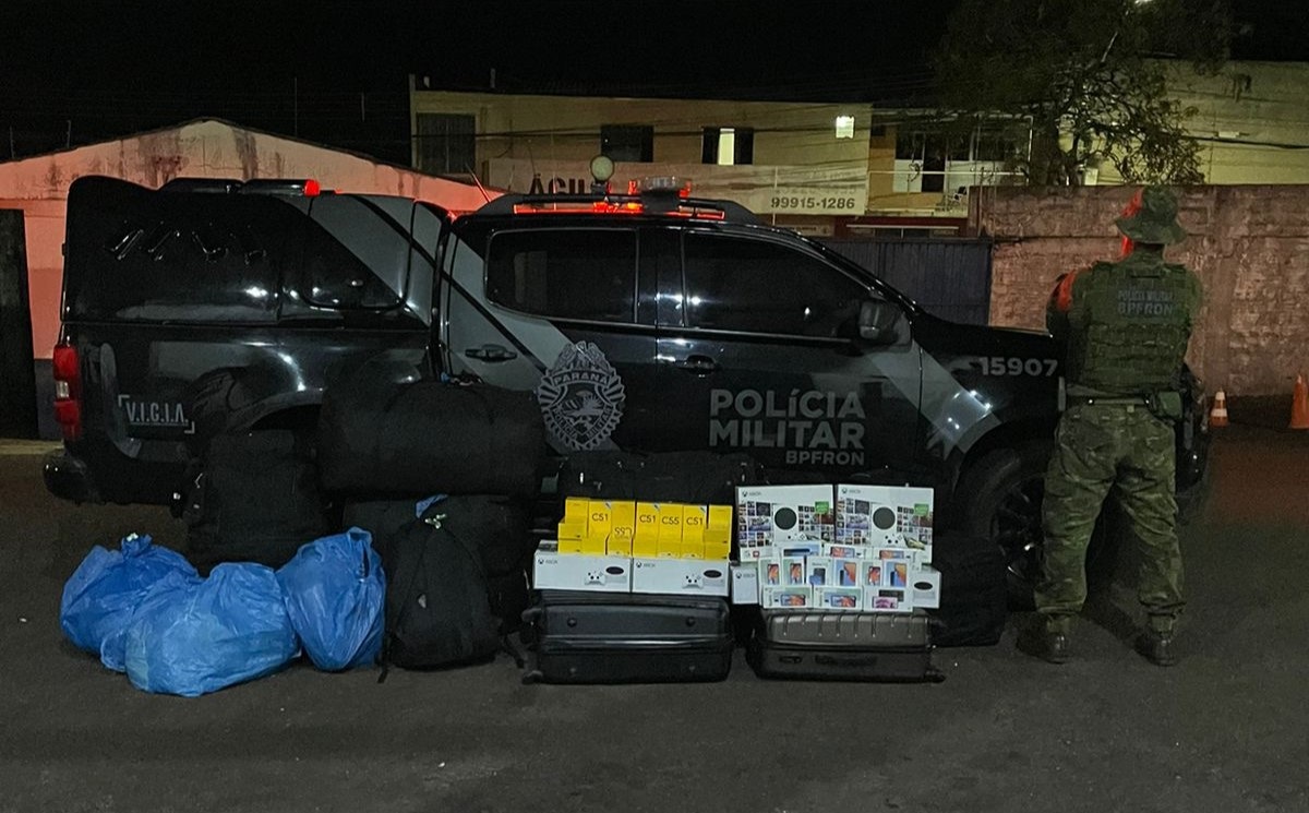Operação Protetor: PMPR realiza apreensão de mercadorias irregulares em abordagem a ônibus