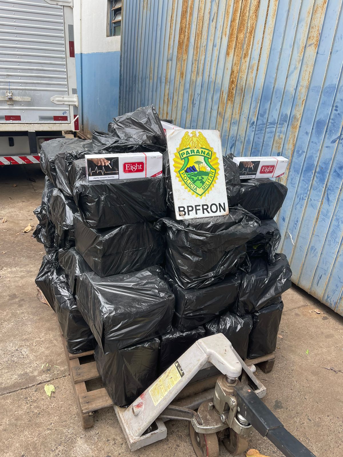 BPFRON apreende cigarros contrabandeados em Foz do Iguaçu