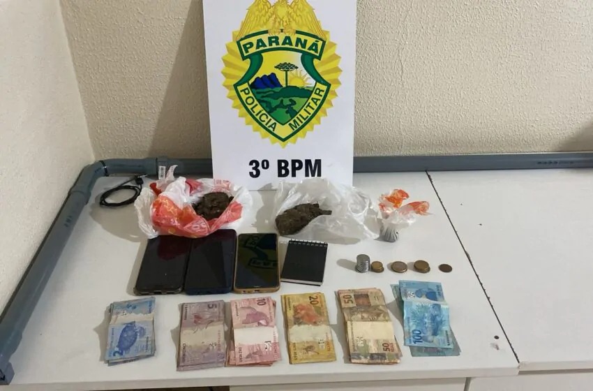 Policia Militar prende três indivíduos por tráfico de drogas após abordagem