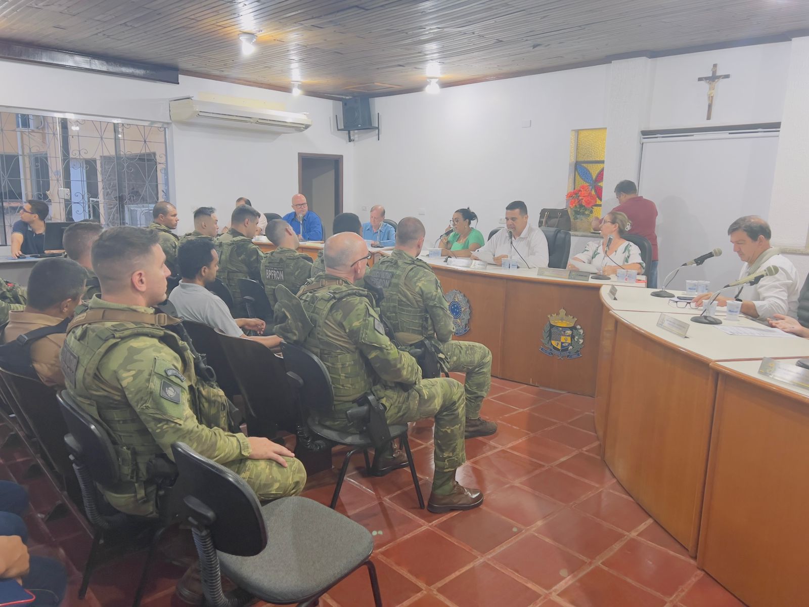 Policiais Militares do BPFRON recebem Moção de Aplausos na Câmara Municipal da cidade de Terra Roxa