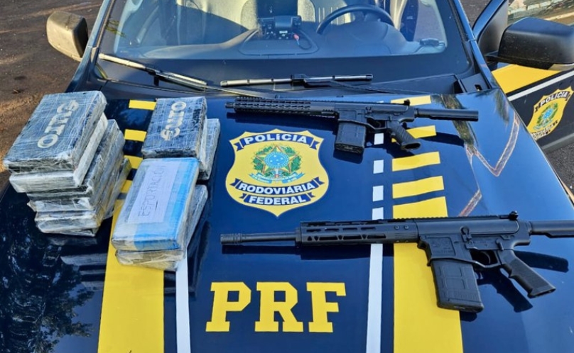 PRF apreende cocaína e fuzis no Paraná