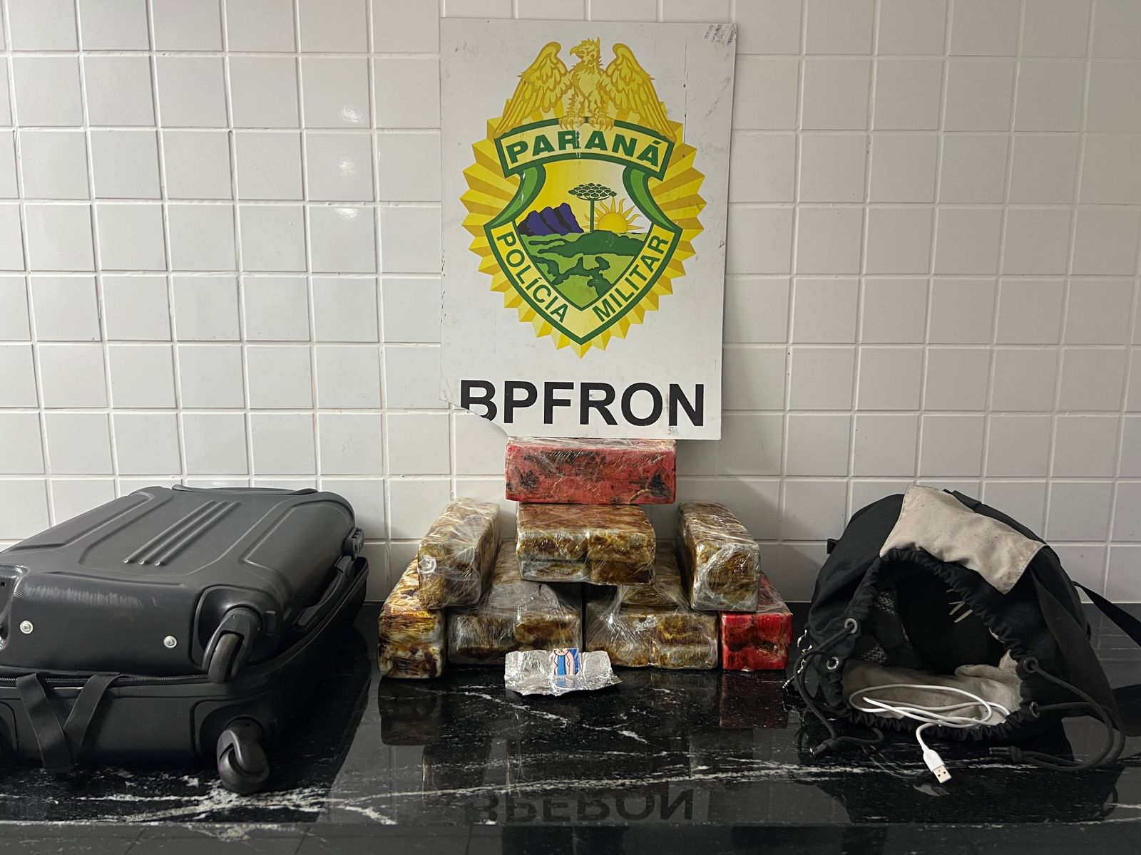 BPFRON apreende drogas em Capitão Leônidas Marques