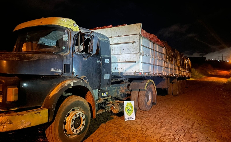 BPFRON apreende carreta carregada em Barracão
